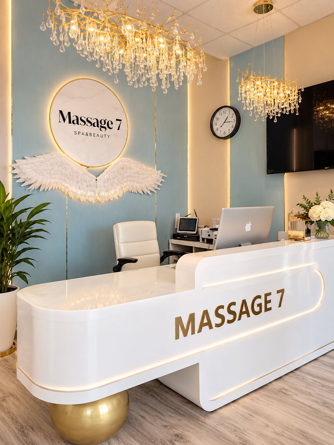 Massage 7 illuminated reception and gold lighting